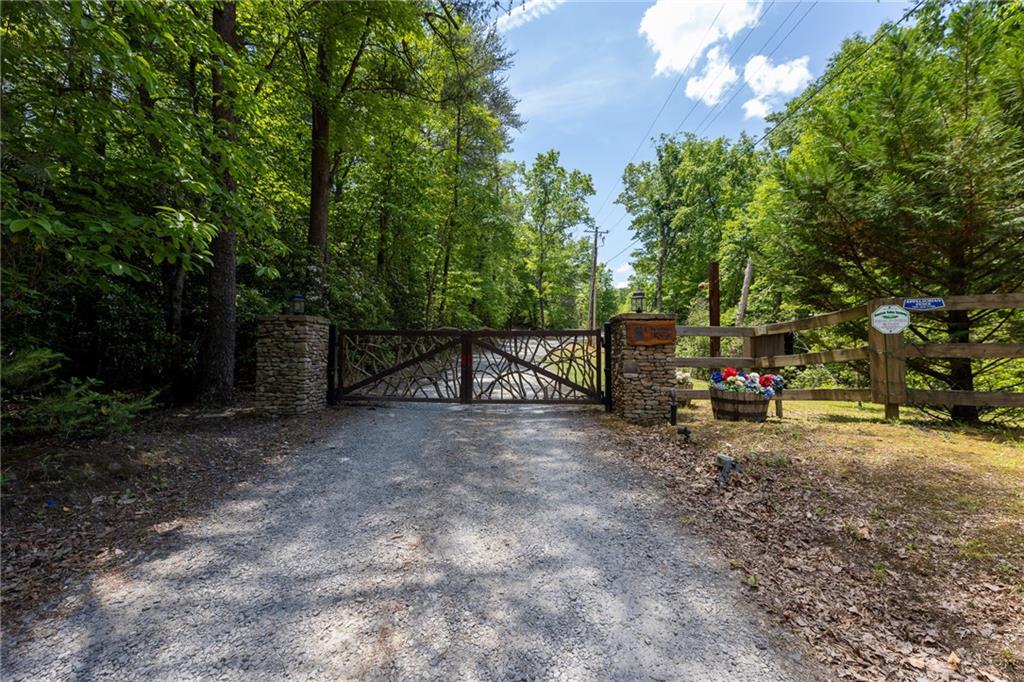 174 Chestnut Ridge, Blue Ridge, GA 30513 — photo 2