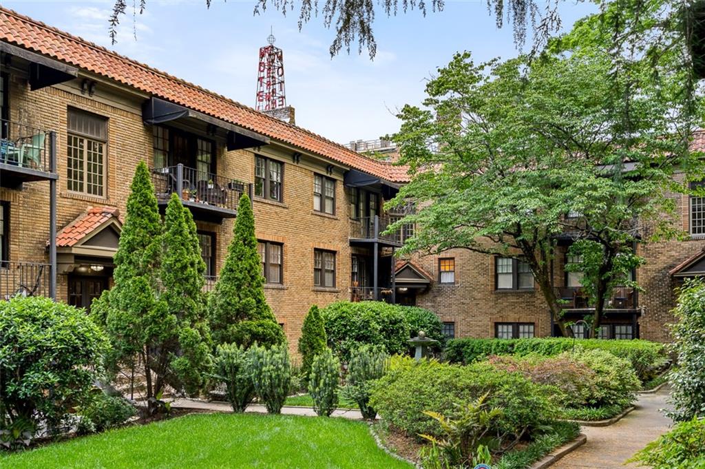 677 Somerset Terrace NE Unit 5D — photo