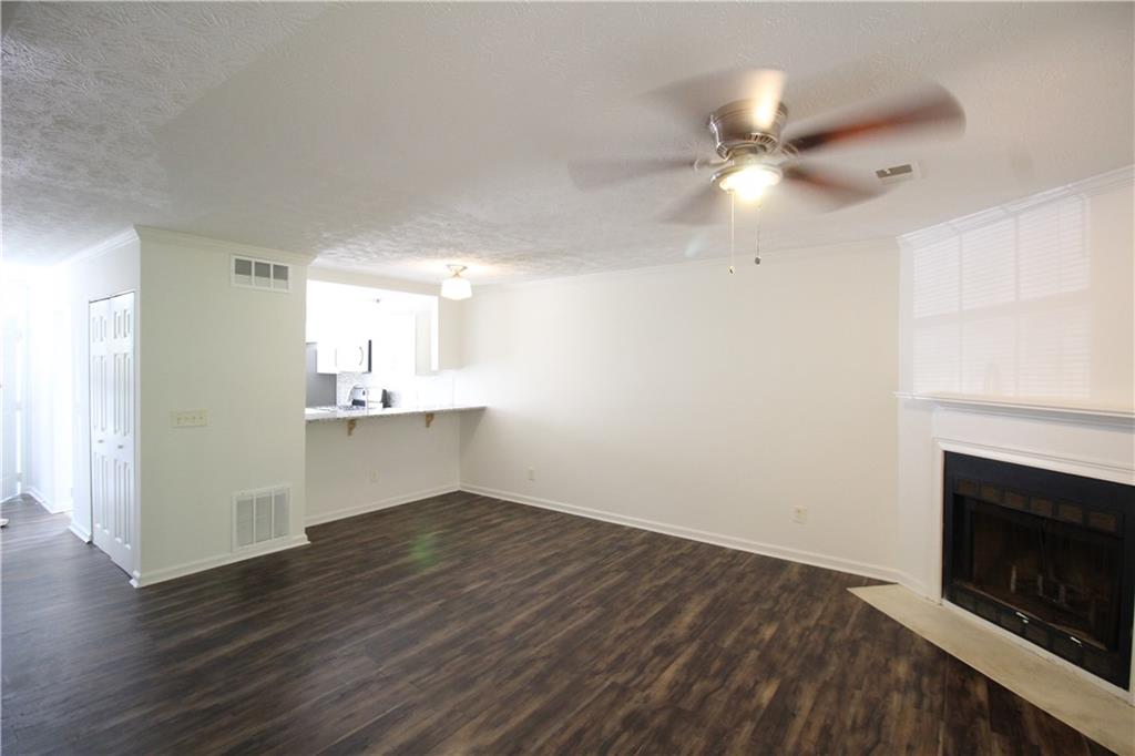 4031 Bayside Circle — photo