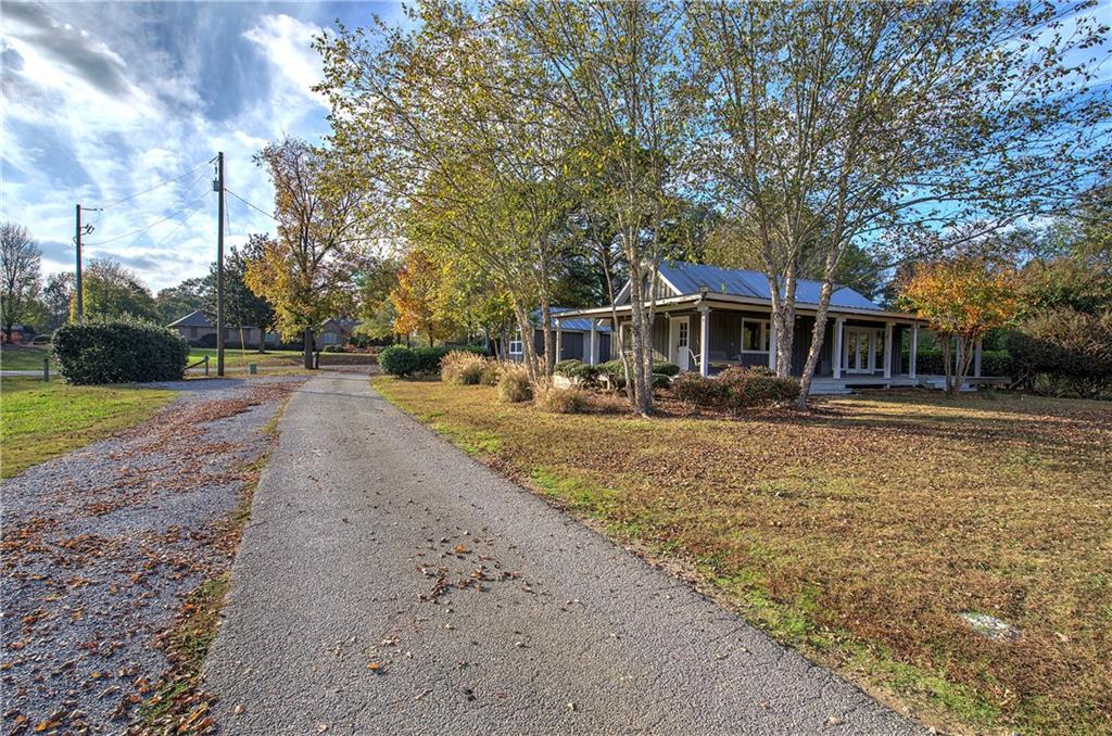 1195 Grady Road — photo