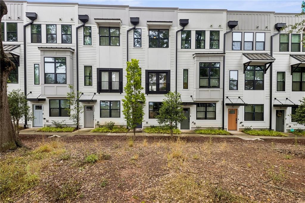 1262 Wright Lane SE — photo