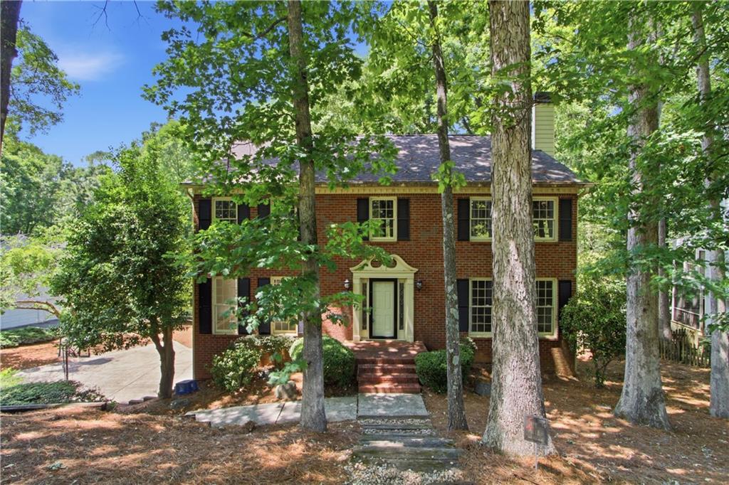 4003 Oakview Court — photo