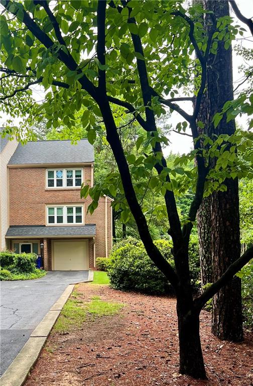2101 Cobble Lane — photo