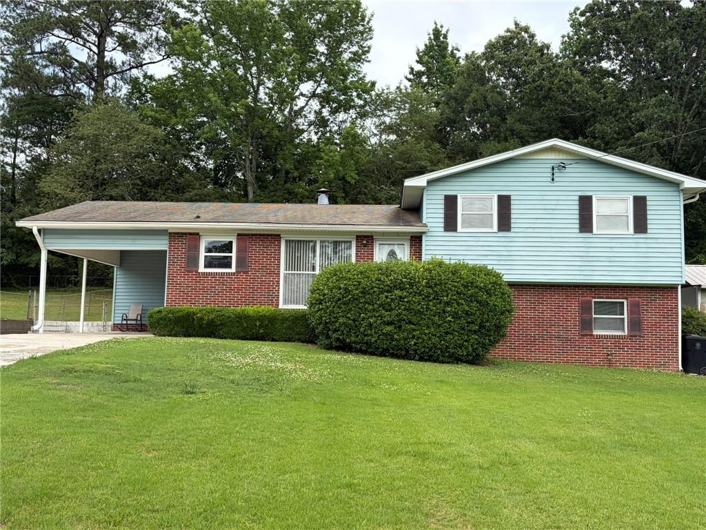 52 Lyons Drive NW — photo