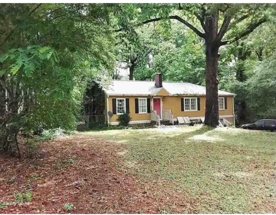 1632 Jobeth Avenue SE — photo