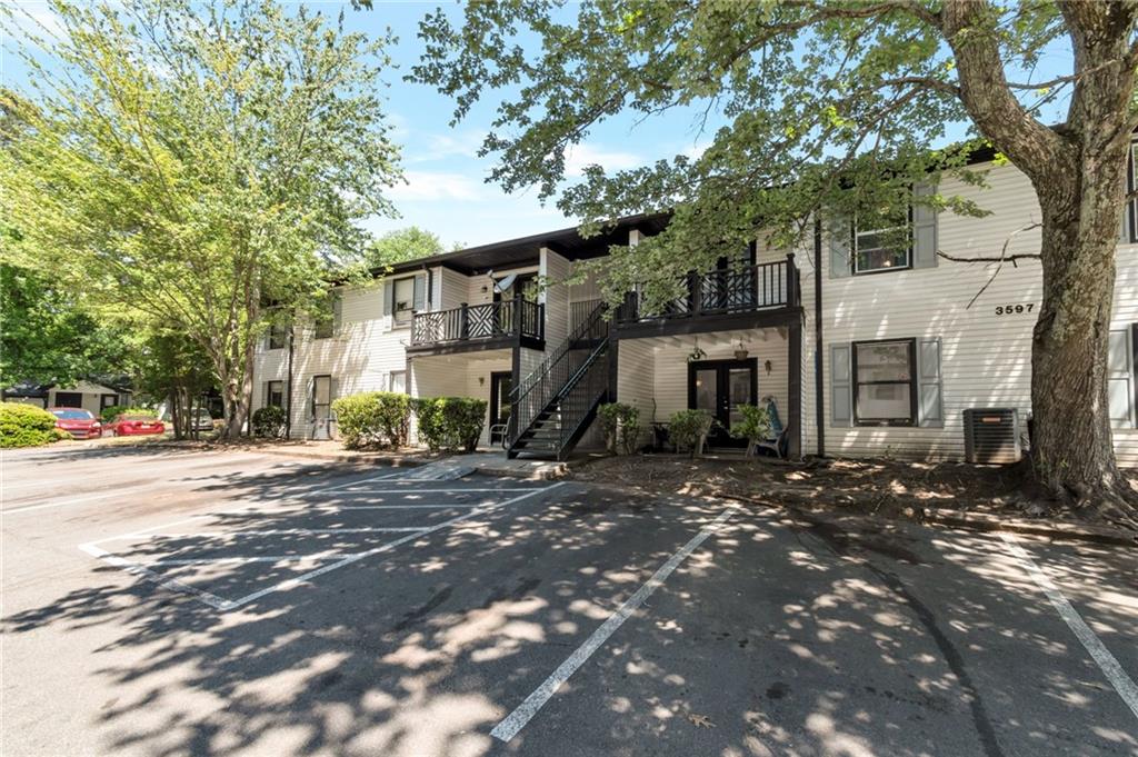 3597 Woodbriar Circle Unit B — photo