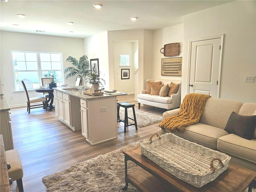 2524 Riverside Road — photo