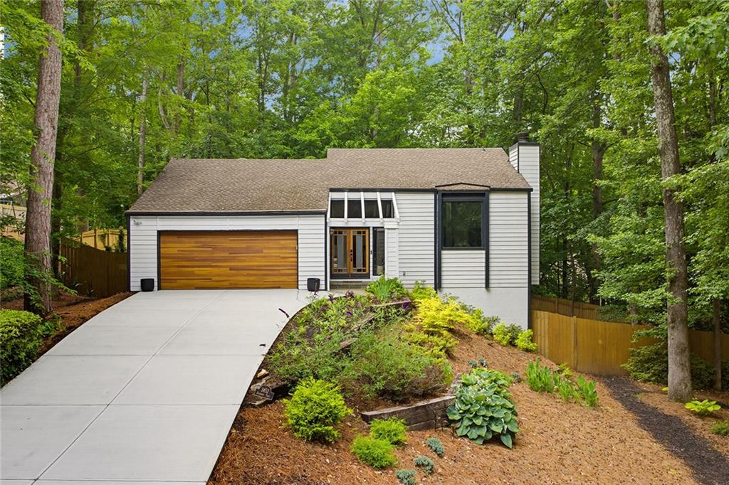 3452 Shawnee Trail SE — photo