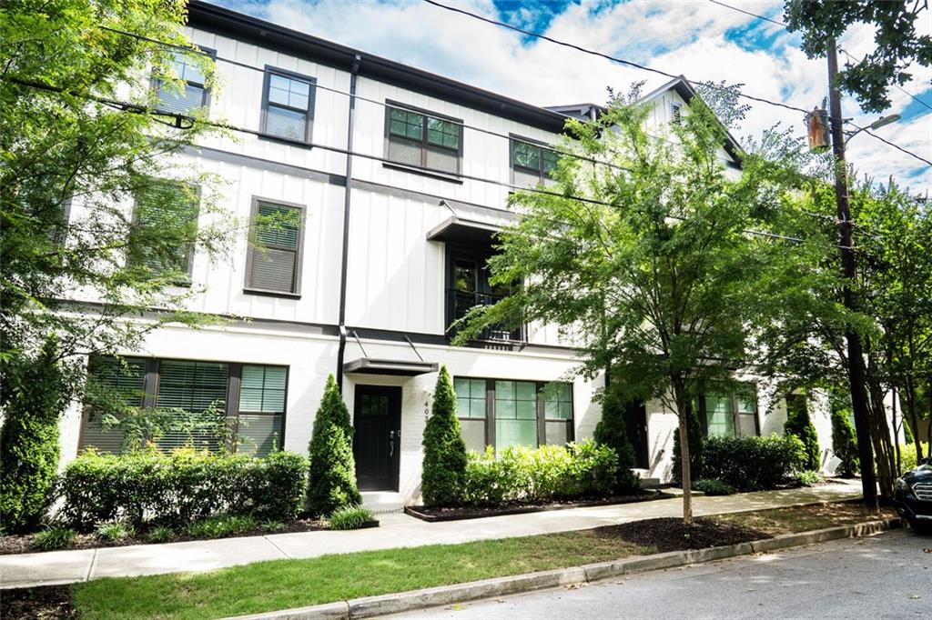 2030 NW Main Street NW Unit 403 — photo