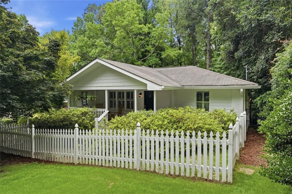 799 Larry Lane, Decatur, GA 30033