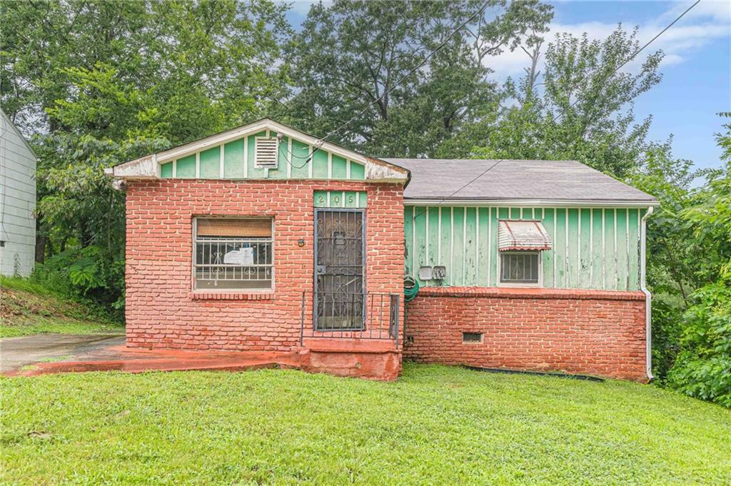 205 Upshaw Street SW — photo