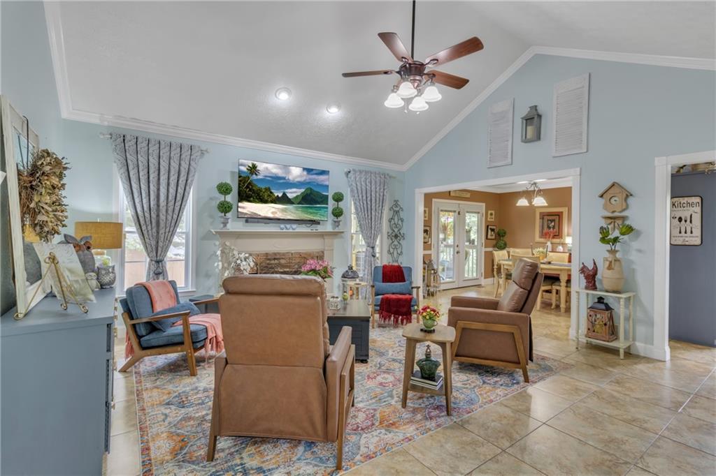 3105 Navajo Circle — photo