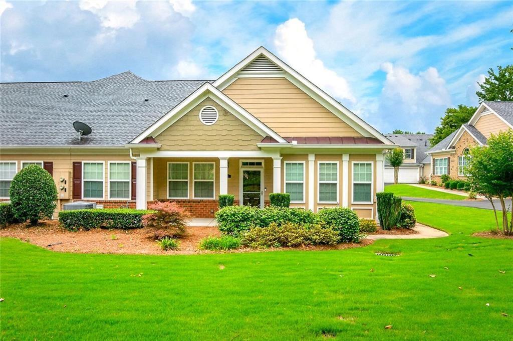 2711 Grapevine Circle — photo