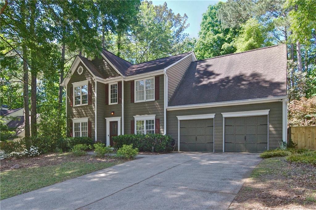 8004 Huntcliff Road — photo