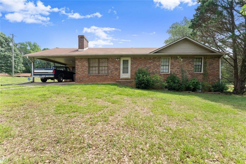 5590 Howard Road — photo