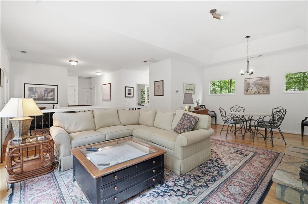 61 Morgan Walk — photo