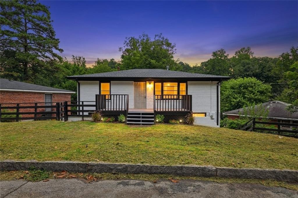 111 Victor Circle NW — photo