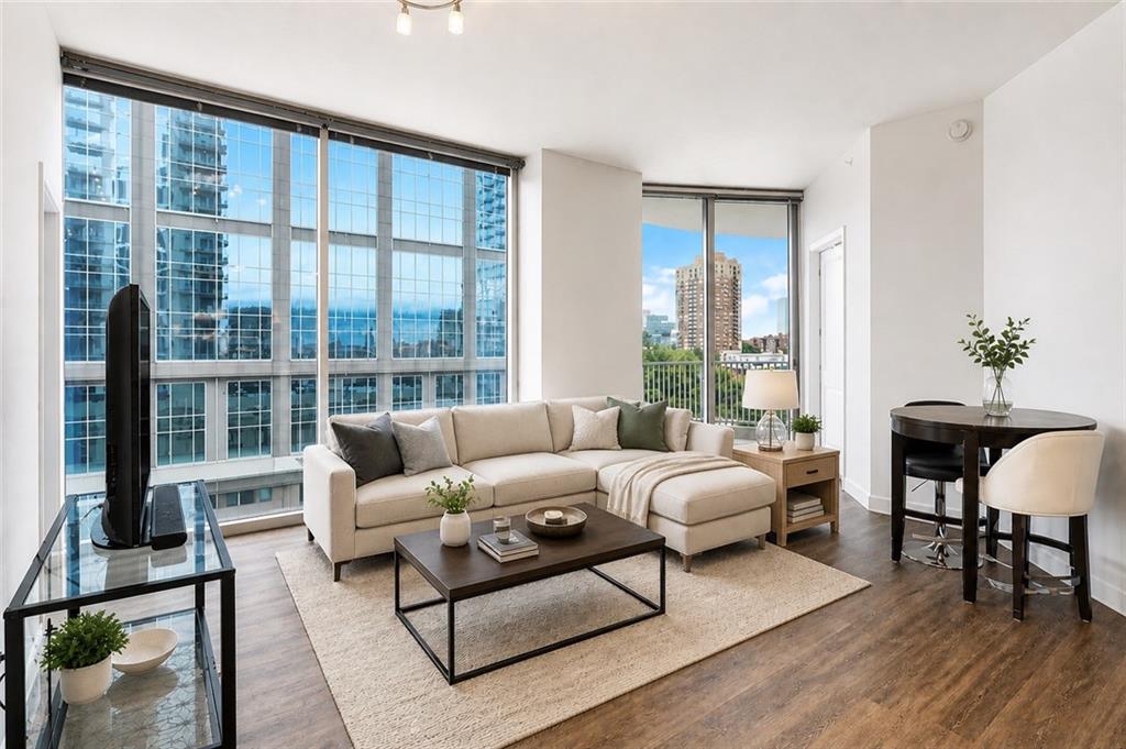 400 W Peachtree Street NW Unit 806 — photo