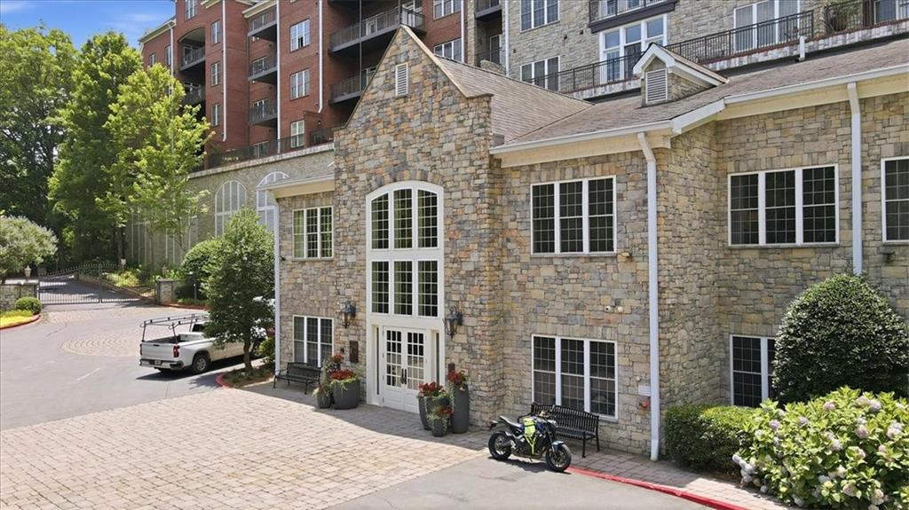 3280 Stillhouse Lane SE Unit 401 — photo
