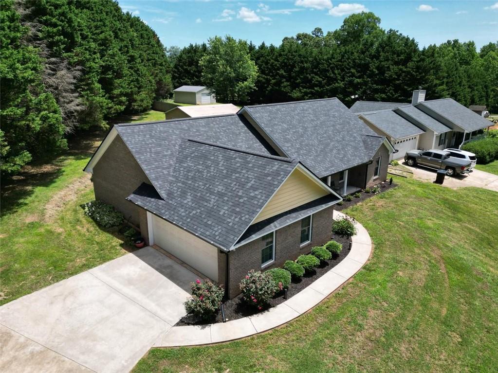 75 Eastgate Drive — photo