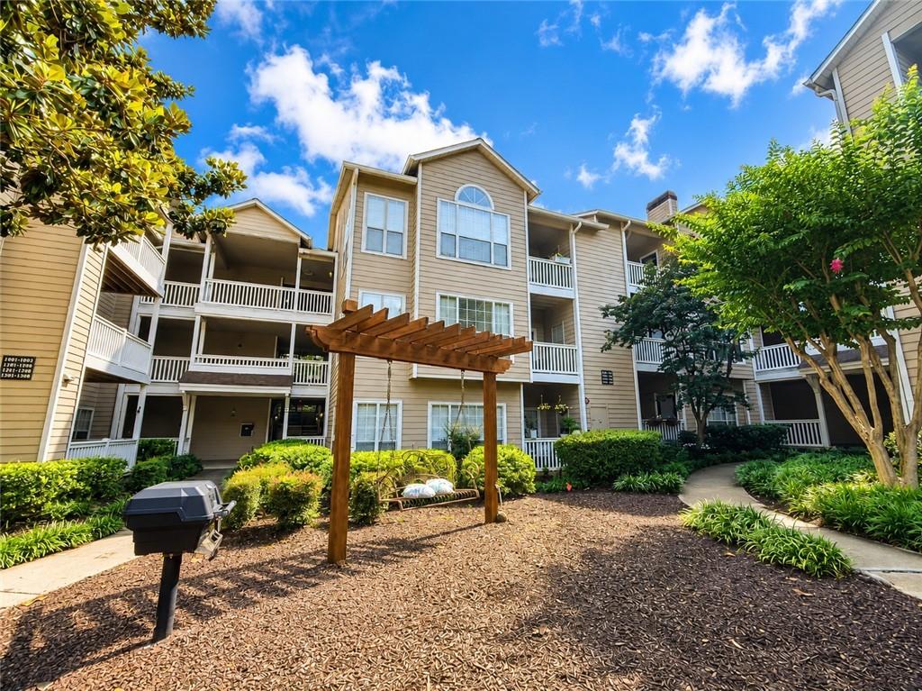 1250 Parkwood Circle SE Unit 1312 — photo