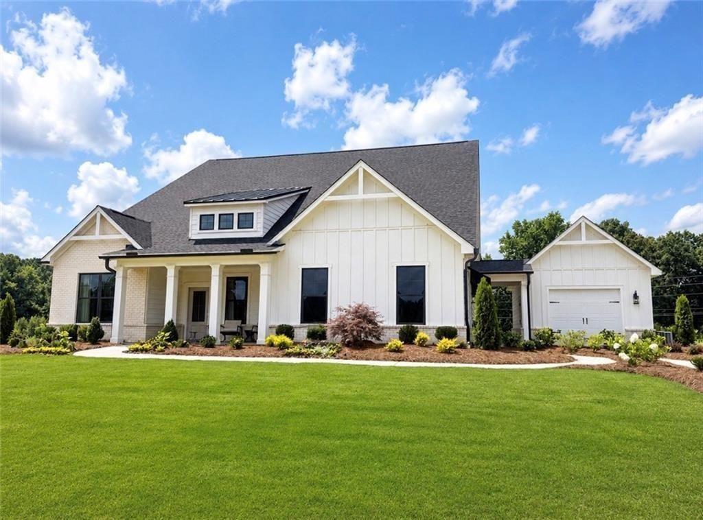 8545 Oak Hollow Way — photo