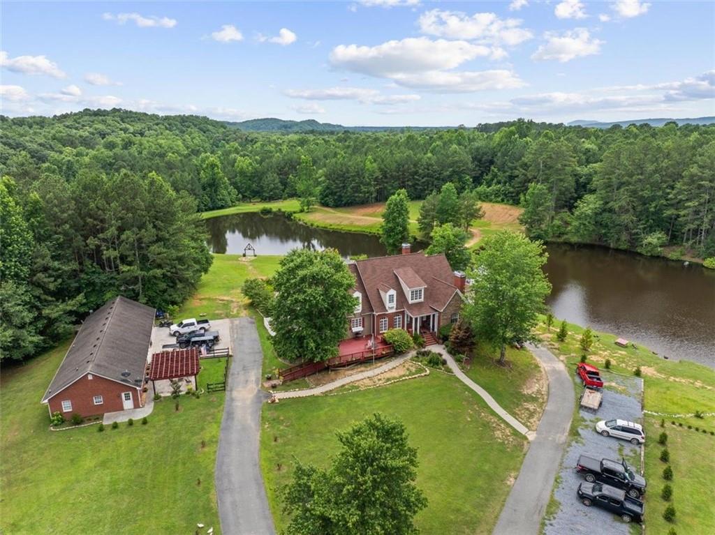 922 River Bend Road SW — photo
