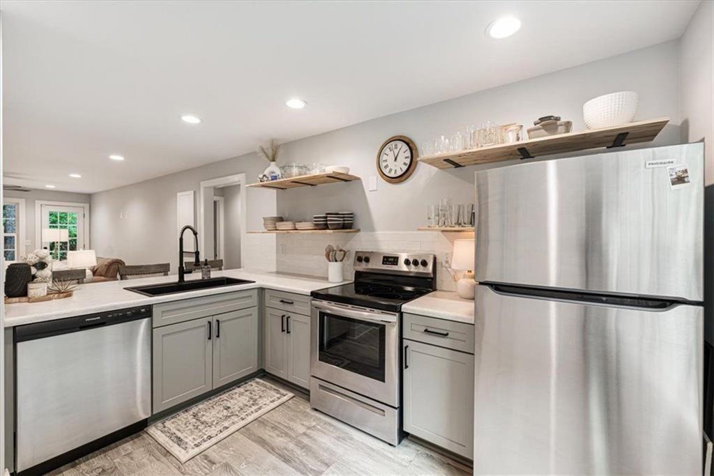 302 Teal Court Unit 302 — photo