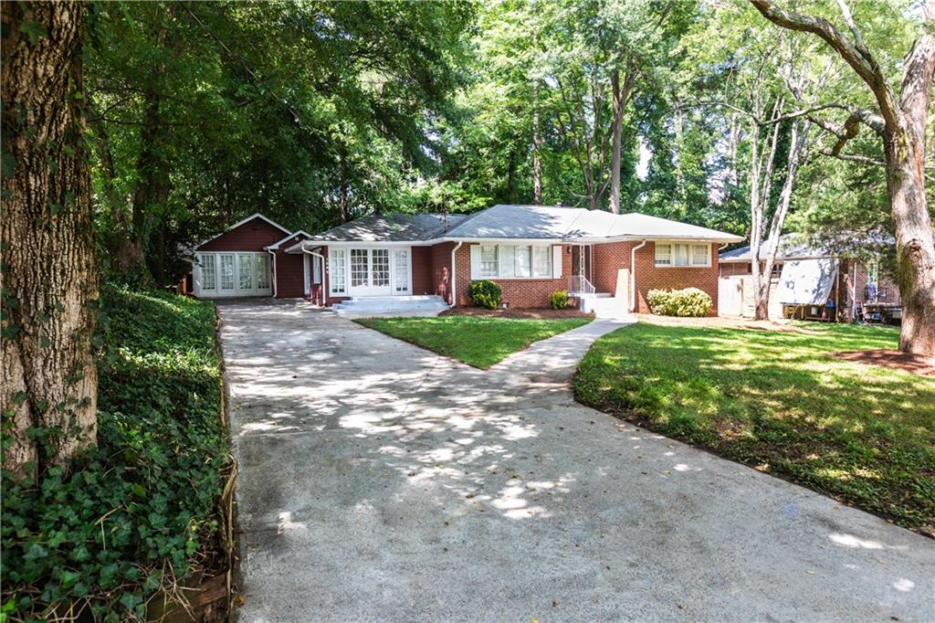 1392 Lively Ridge Road NE, Atlanta, GA 30329 — photo 2