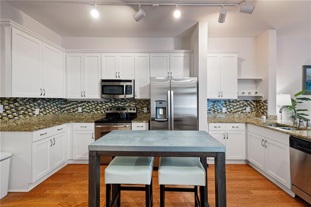 5300 Peachtree Road Unit 0501 — photo