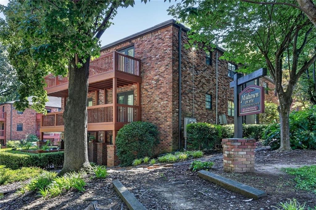 890 Glendale Terrace NE Unit 1 — photo