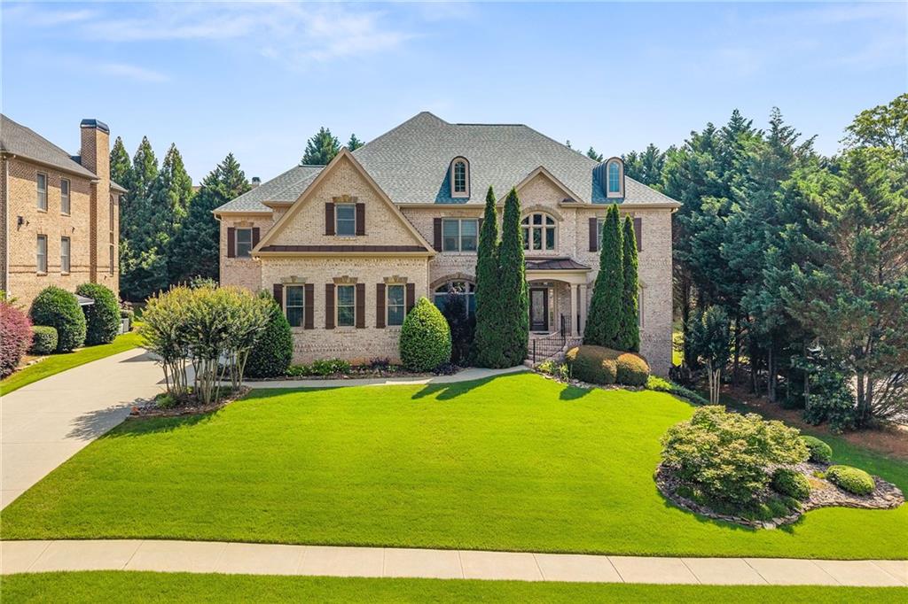 2122 Hunters Green Drive — photo
