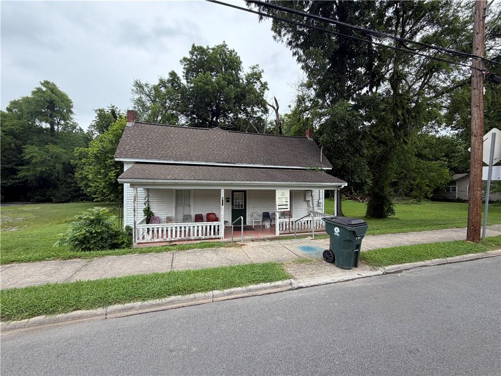 300 E Elm Street — photo