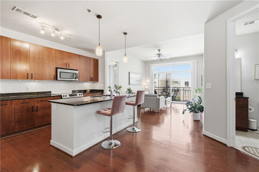 711 Cosmopolitan Drive NE Unit 326 — photo