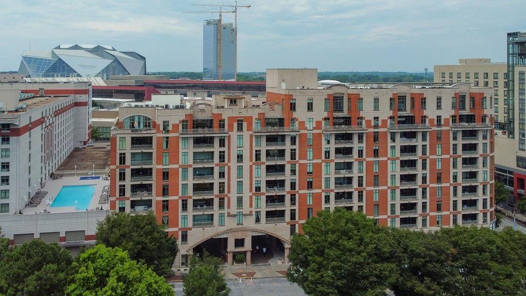 250 Park Avenue West NW Unit 712 — photo