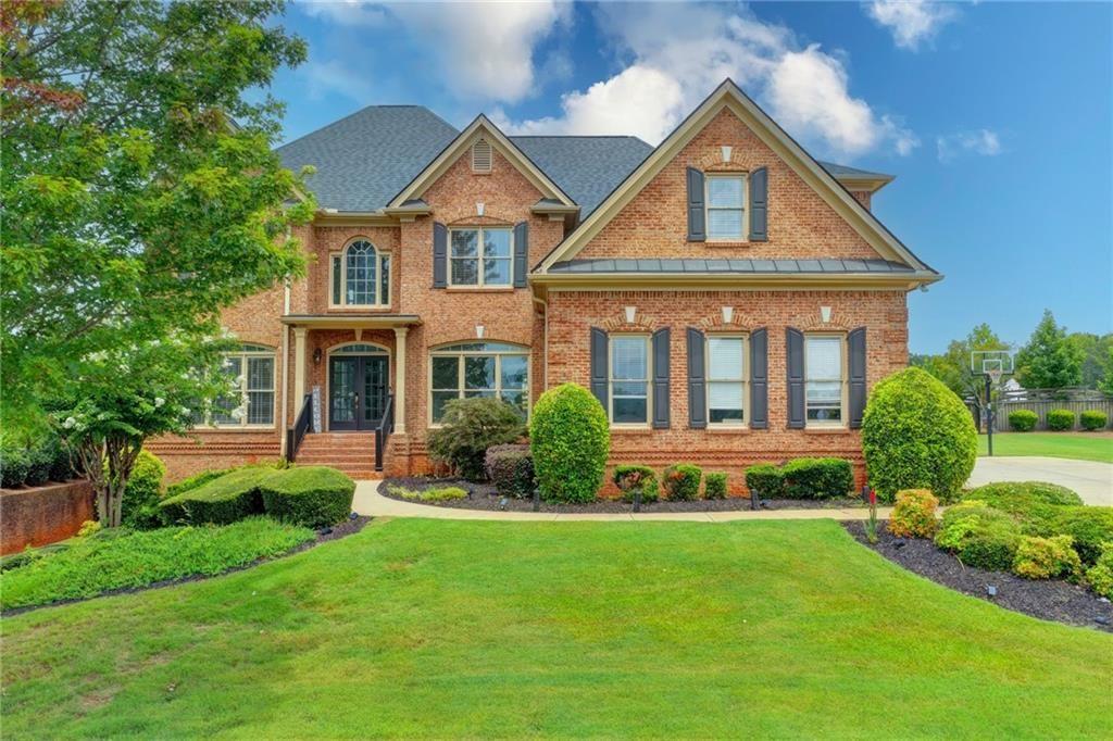 2241 Hunters Green Drive — photo