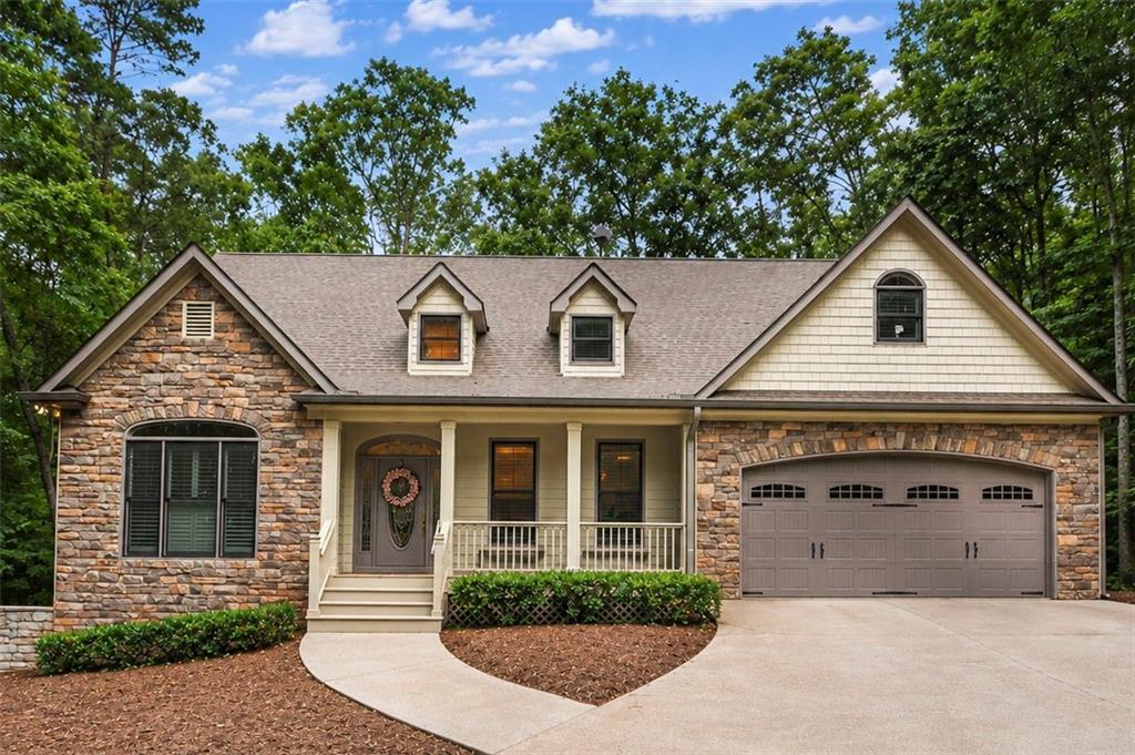 1556 Tamarack Drive — photo