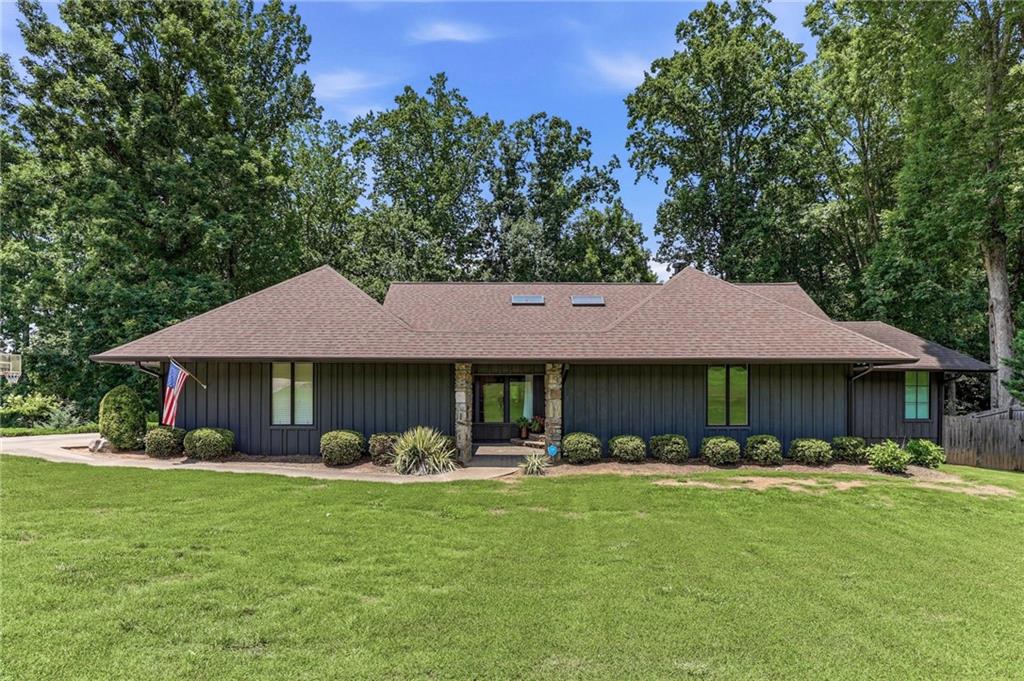 143 Woodlake Drive — photo