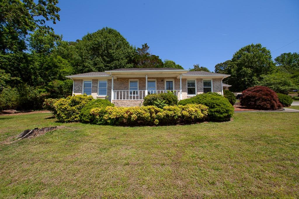 102 Lindsey Court NE — photo