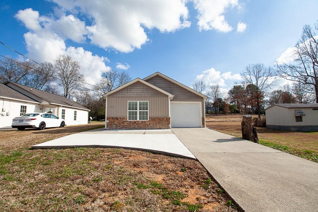 511 Circle Drive — photo