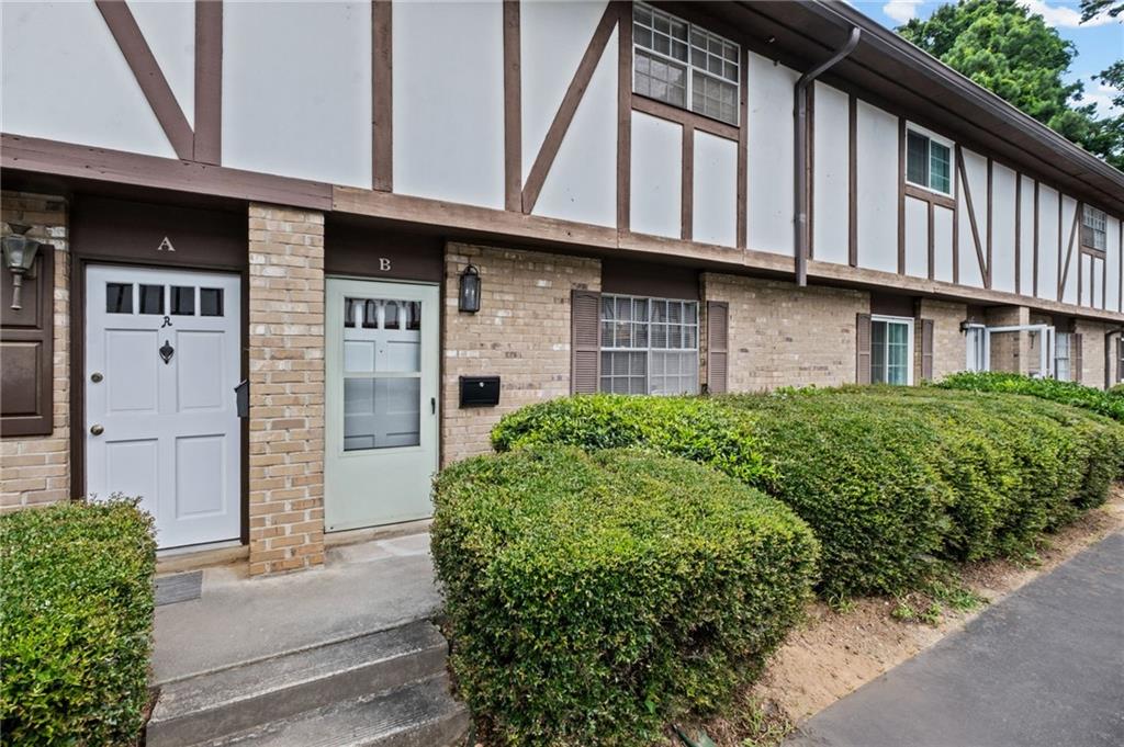 2952 N Dekalb Drive Unit B — photo