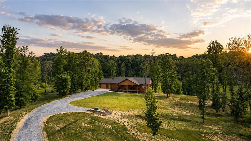 1581 Taylor Town Road NE — photo