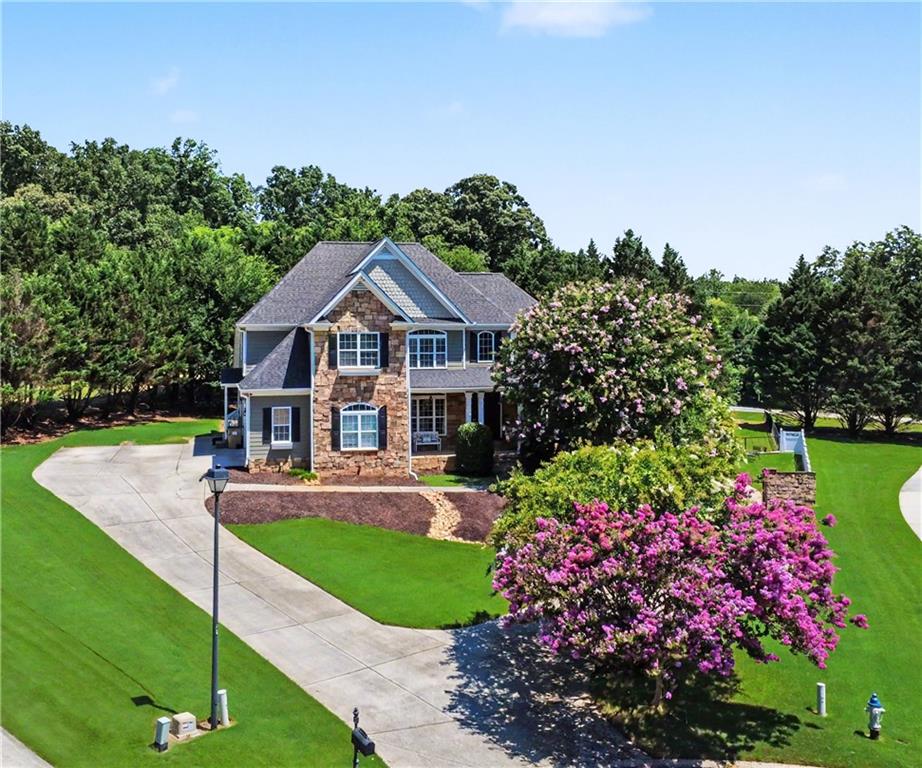 124 Waterford Court — photo
