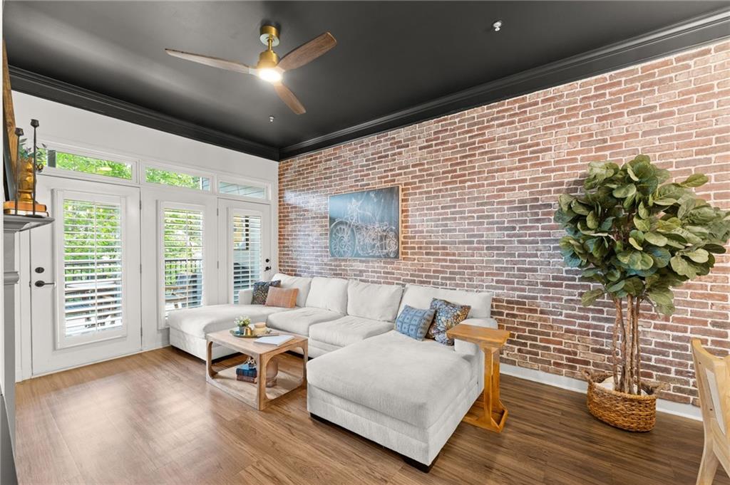 812 Creek View Lane — photo