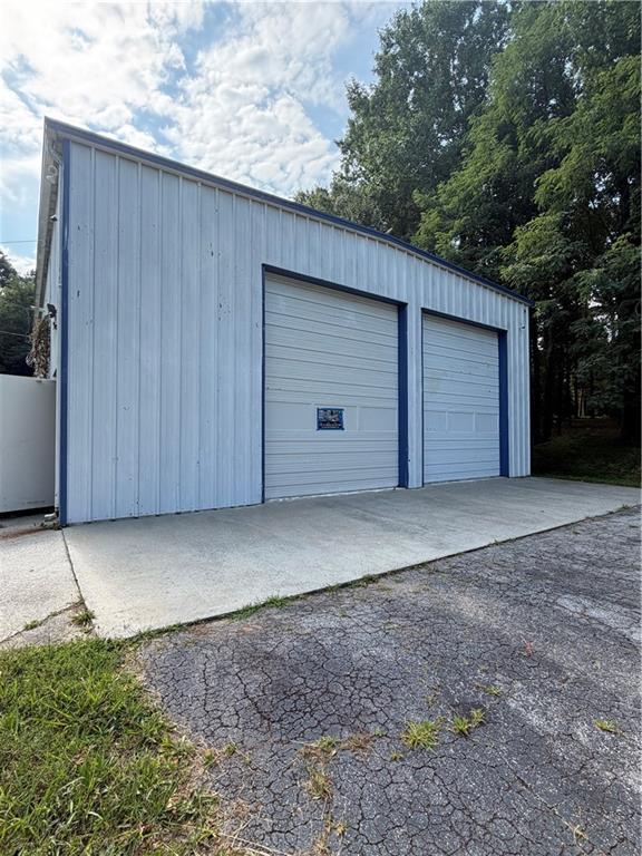 973 Sheppard Road — photo