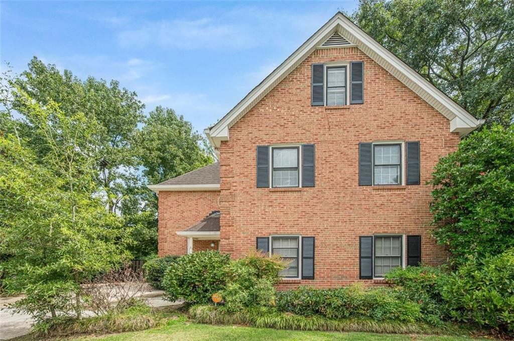 1415 Camden Walk — photo