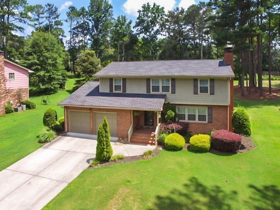 647 Shannon Green Circle SW — photo