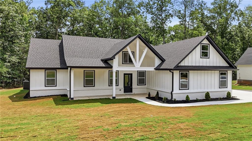 1020 Oakridge Drive — photo