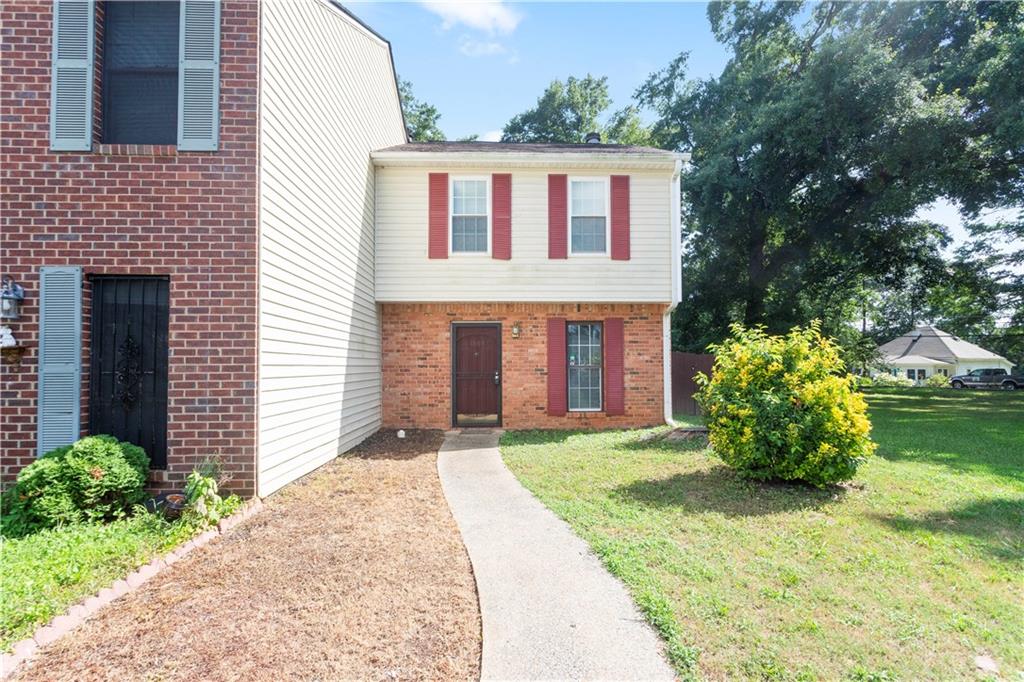 1585 Springleaf Point SE — photo
