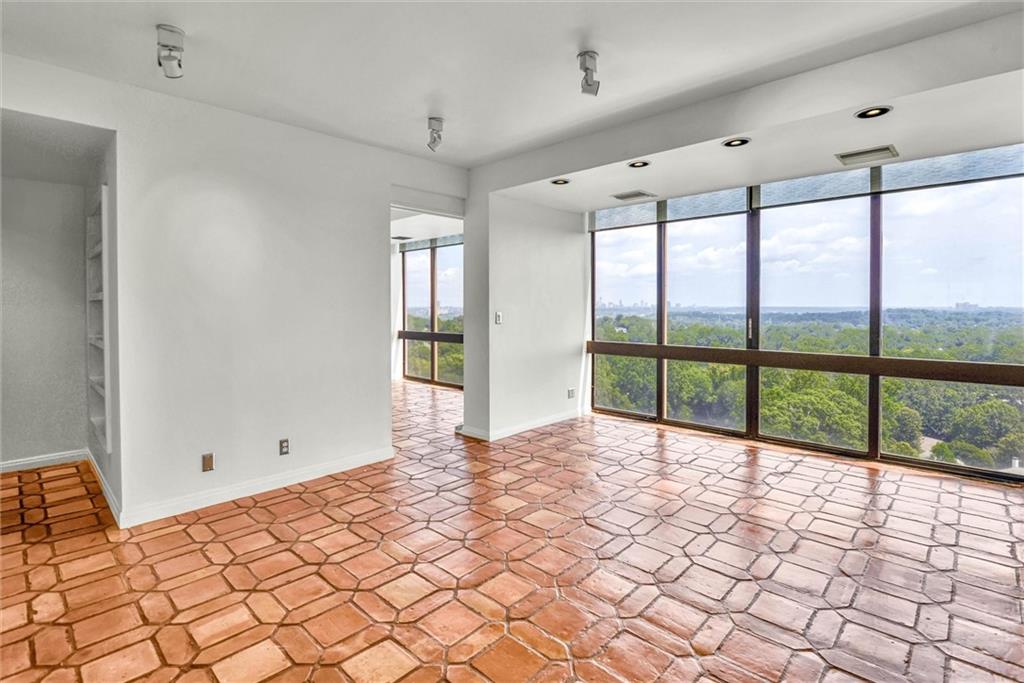 147 15th Street NE Unit 15D — photo